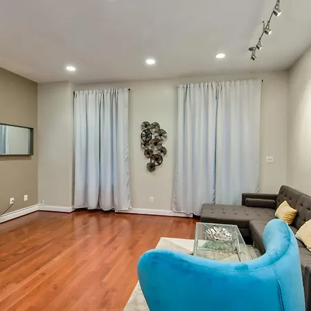 The Dreamers Loft - Stylish 1Bd In Center City Apartment